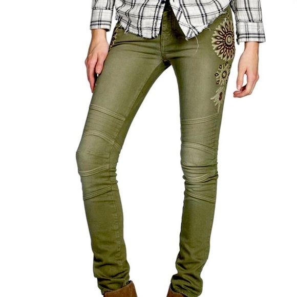 NWT Miss Me Vintage Skinny Moto Jeans - Picture 4 of 6